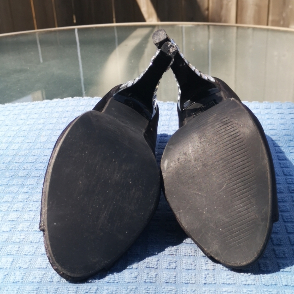 Shoes - Picture 3 of 4